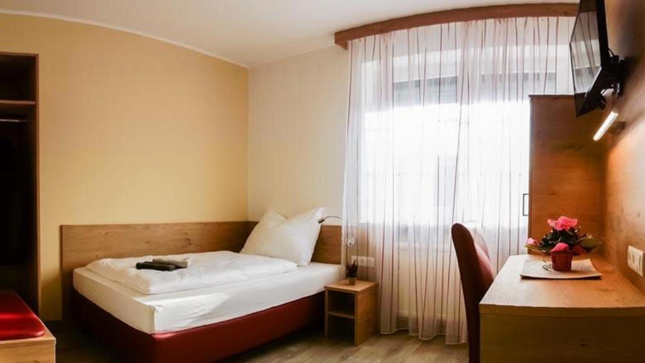 Bauers Gaestehaus Obersiebenbrunn Buitenkant foto