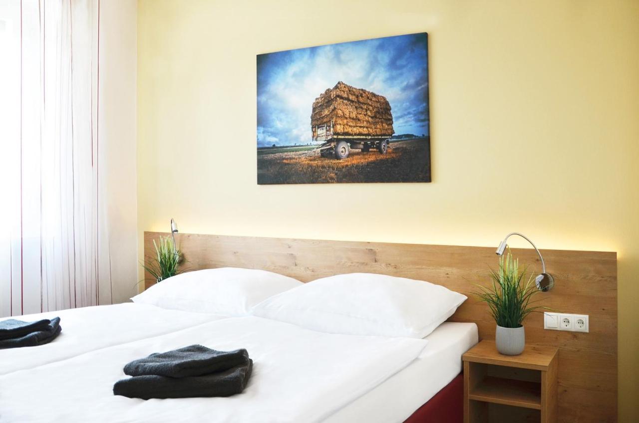 Bauers Gaestehaus Obersiebenbrunn Buitenkant foto
