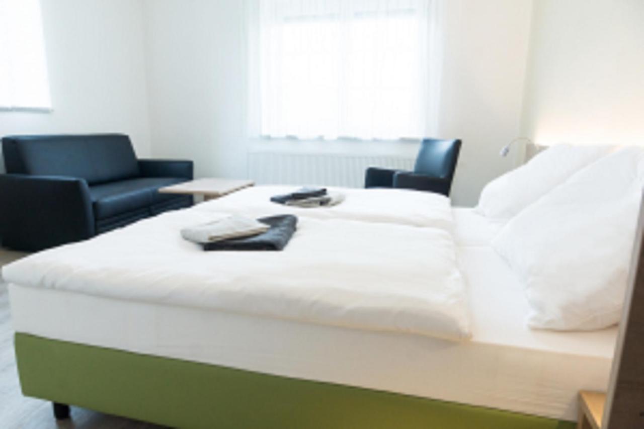 Bauers Gaestehaus Obersiebenbrunn Buitenkant foto